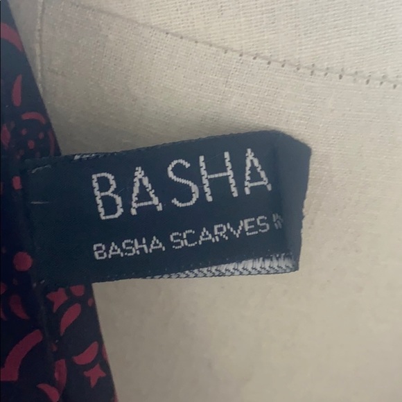 EUC Basha red and black silk fringed scarf - Picture 3 of 4